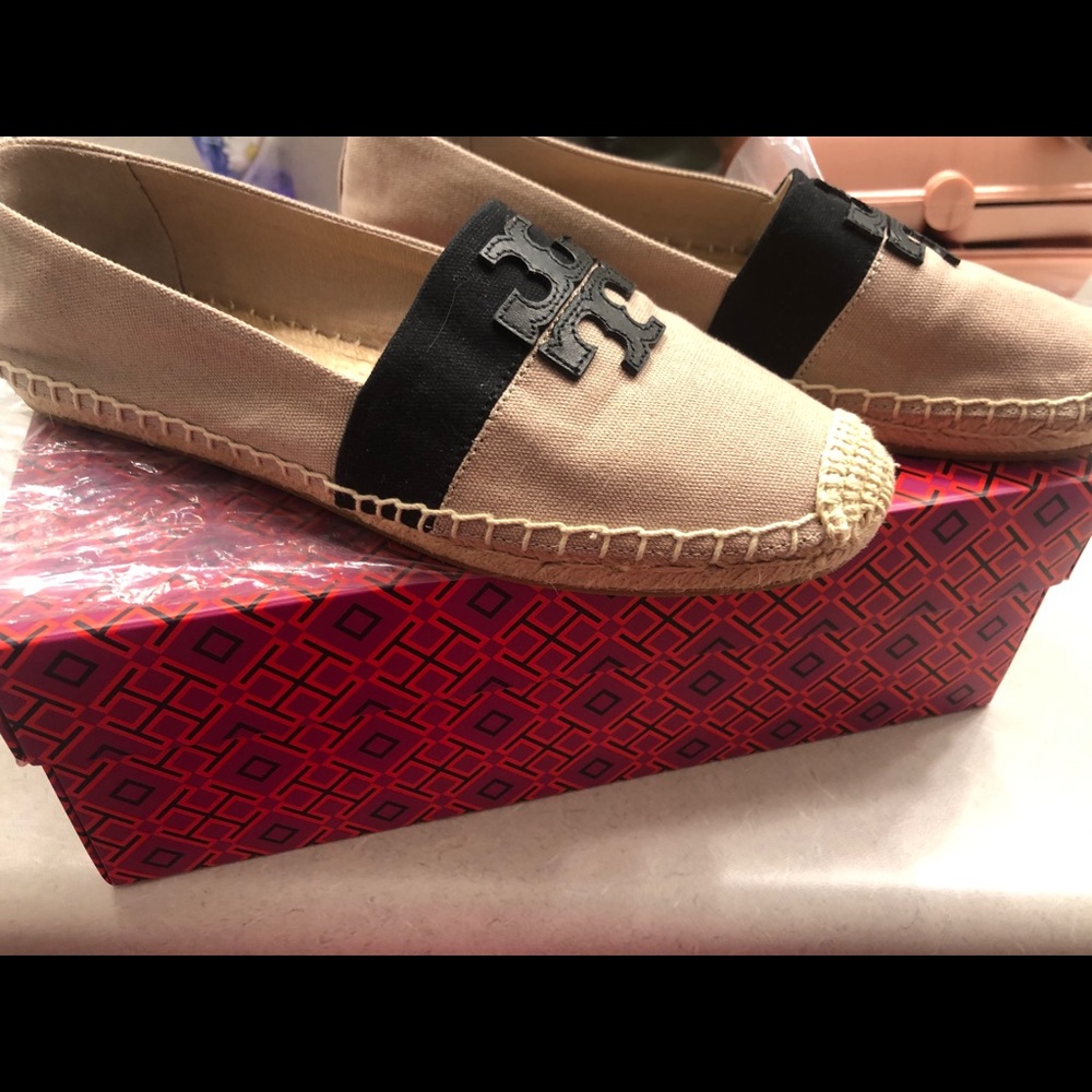 Tory Burch Weston , NIB, smoke free home.